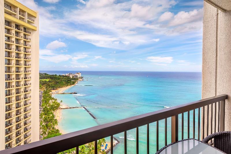 Hyatt Regency Waikiki Beach Resort And Spa
