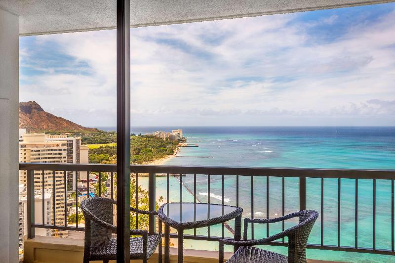 Hyatt Regency Waikiki Beach Resort And Spa