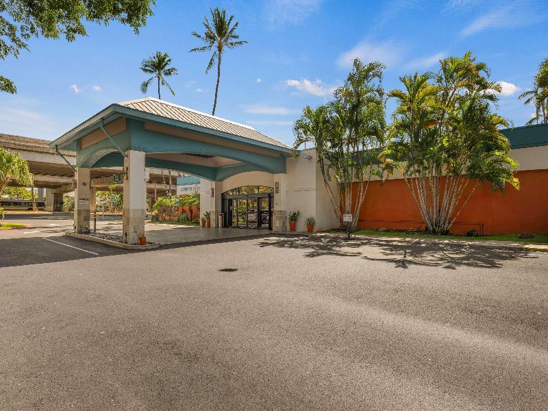Airport Honolulu Hotel Trademark CollectionWyndham — exterior view