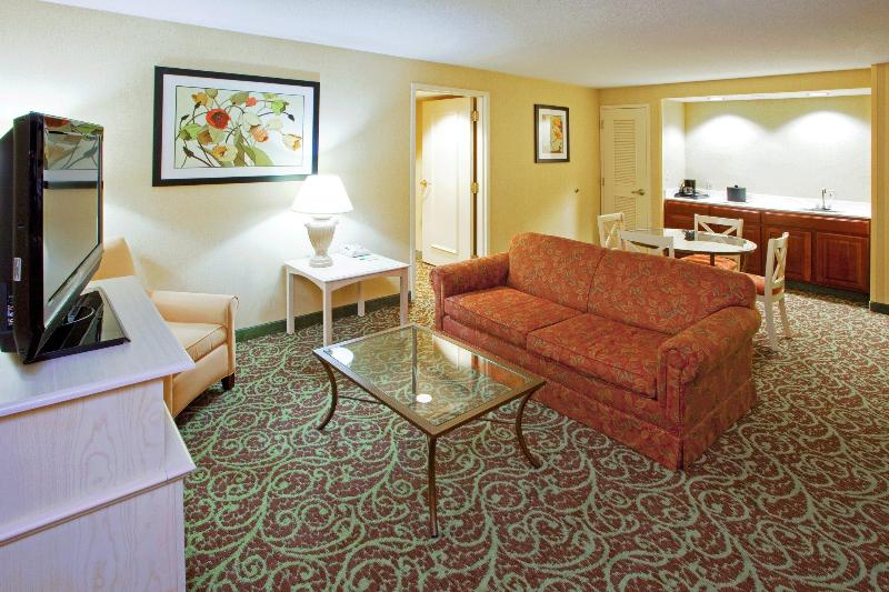 Holiday Inn Select Chantilly-Dulles-Expo (ARPT) 4