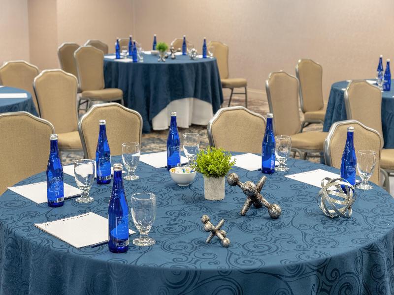 DoubleTree by Hilton McLean Tysons image