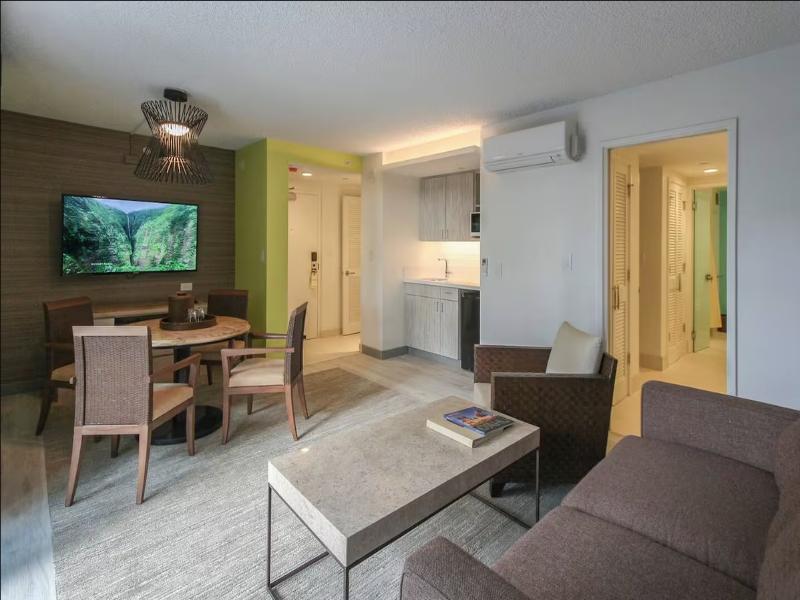 Kaimana Beach Hotel image 5