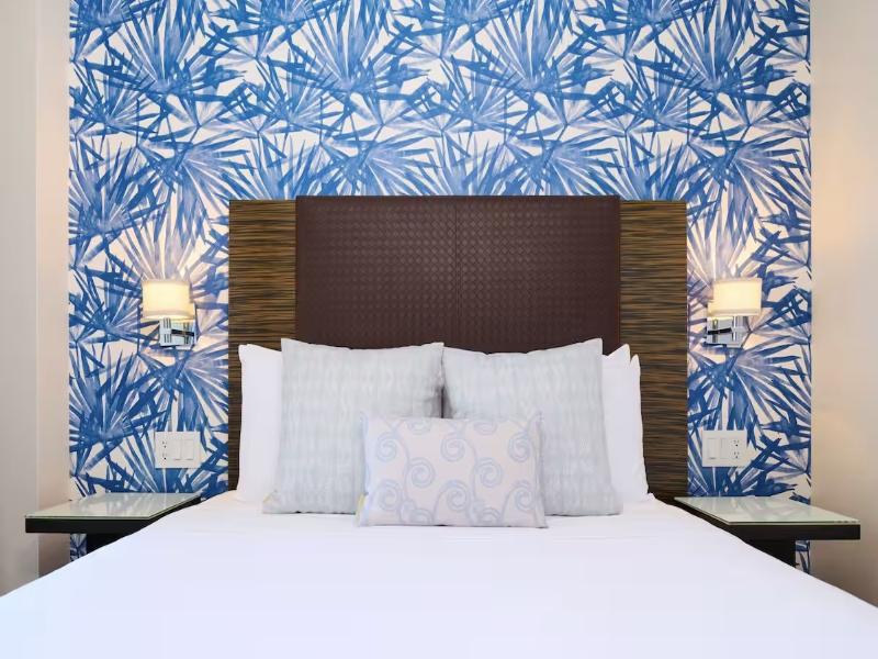 Kaimana Beach Hotel image 6