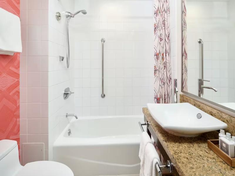 Kaimana Beach Hotel image 9
