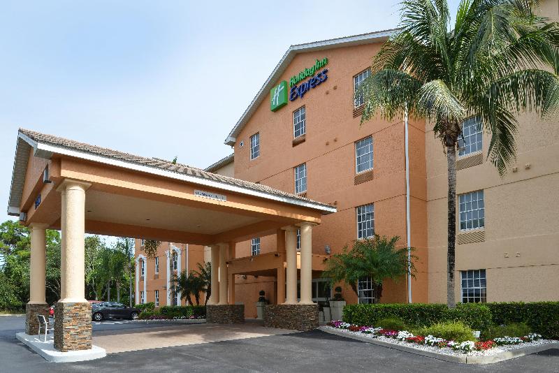 Holiday Inn Express & Suites Bonita Springs-IHG image