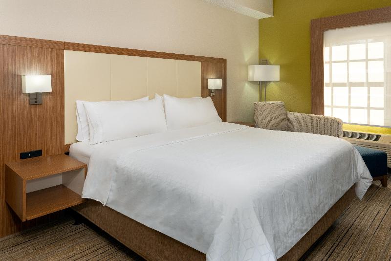 Holiday Inn Express & Suites Bonita Springs-IHG image