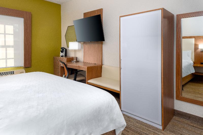 Holiday Inn Express & Suites Bonita Springs-IHG image