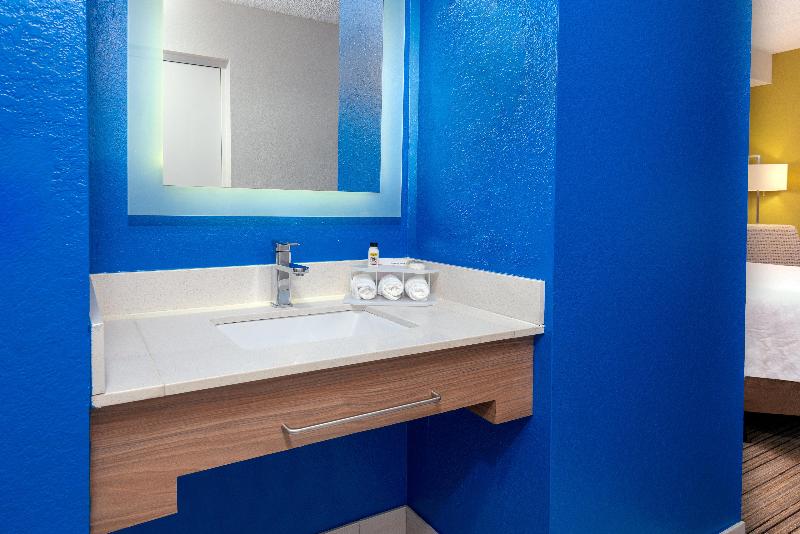 Holiday Inn Express & Suites Bonita Springs-IHG image
