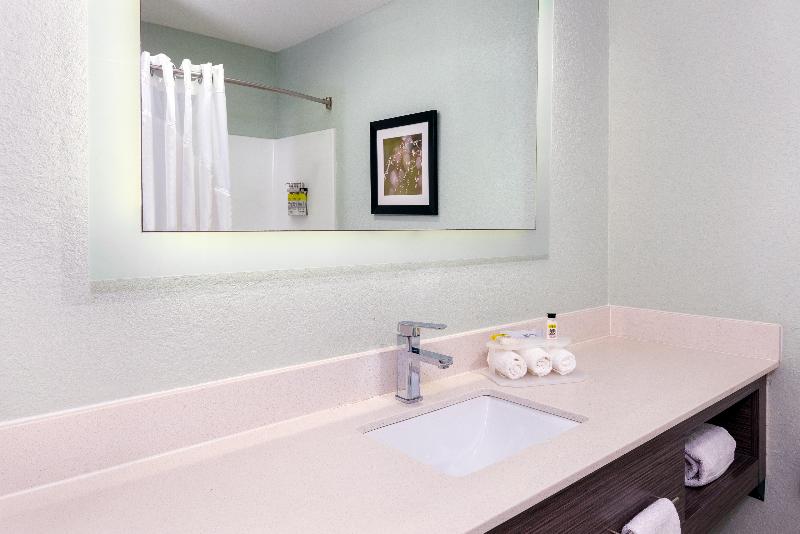 Holiday Inn Express & Suites Bonita Springs-IHG image