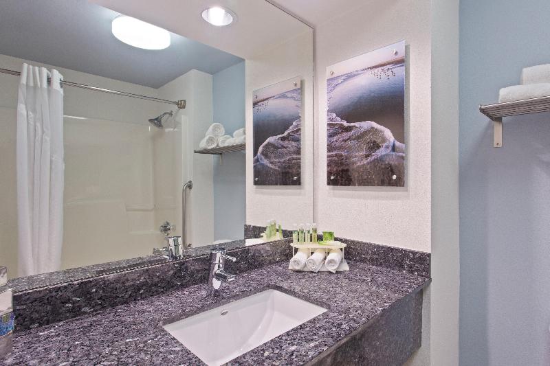 Holiday Inn Express Hotel & Suites Clearwater Nor 5