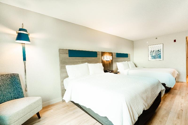 Holiday Inn Express Hotel & Suites Cocoa Beach