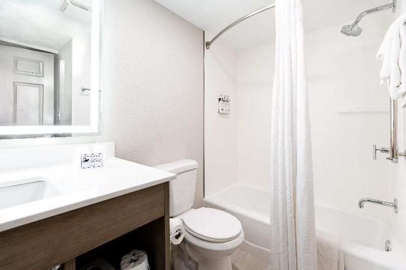 Holiday Inn Express Hotel & Suites Cocoa Beach