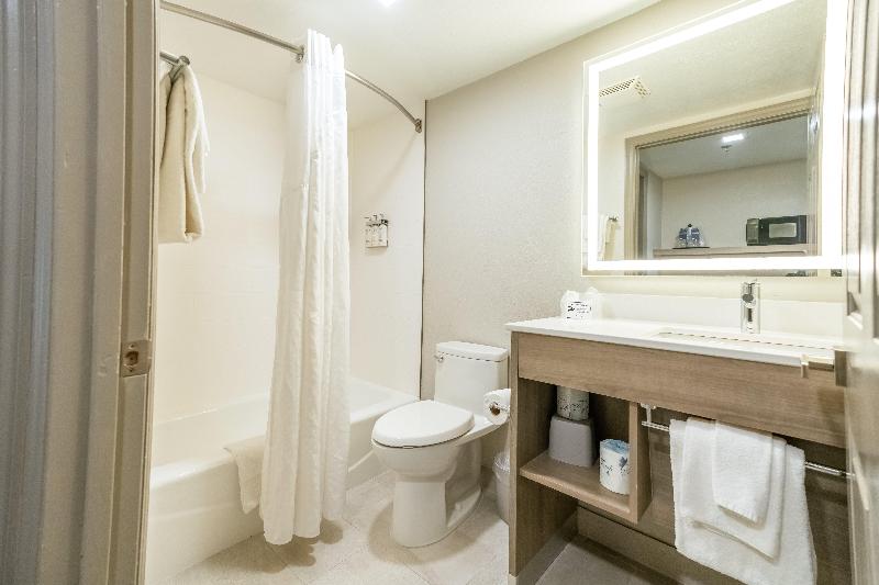 Holiday Inn Express Hotel & Suites Cocoa Beach