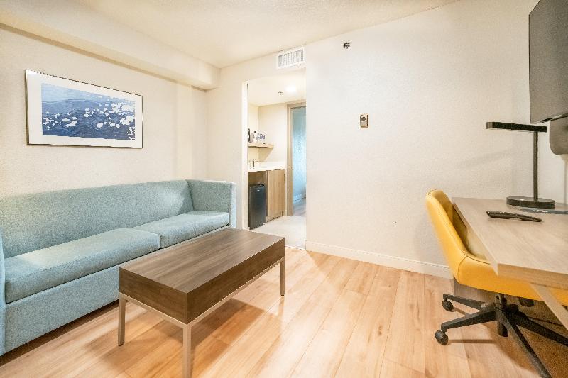 Holiday Inn Express Hotel & Suites Cocoa Beach