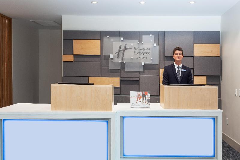Holiday Inn Express Hotel&Suites Fort Lauderdal image