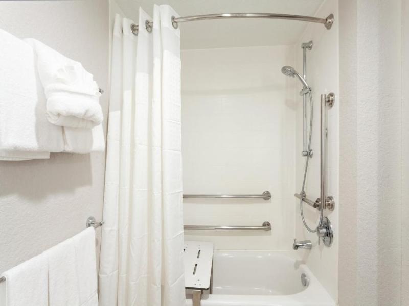 Holiday Inn Express Hotel&Suites Fort Lauderdal image