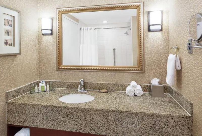 DoubleTree by Hilton Sunrise - Sawgrass Mills image