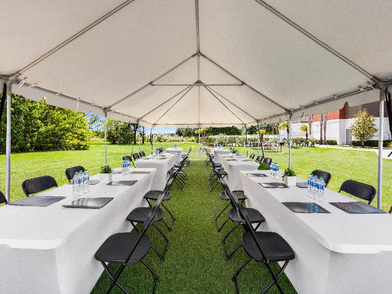 Holiday Inn Express & Suites Fort Pierce West IHG image