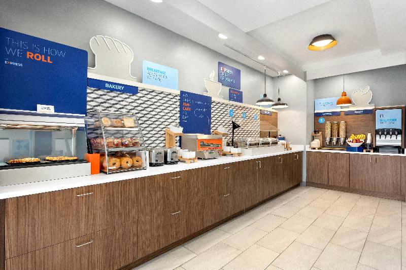 Holiday Inn Express & Suites Fort Pierce West IHG image