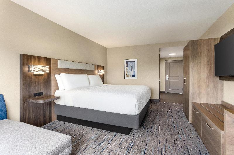 Holiday Inn Express & Suites Fort Pierce West IHG image