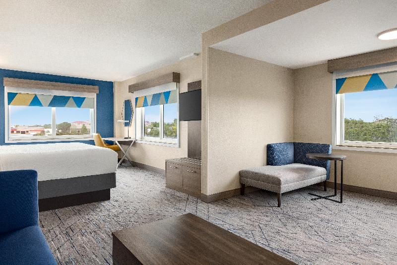 Holiday Inn Express & Suites Fort Pierce West IHG image