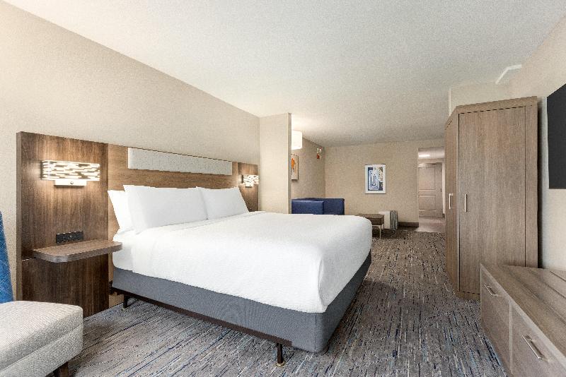 Holiday Inn Express & Suites Fort Pierce West IHG image