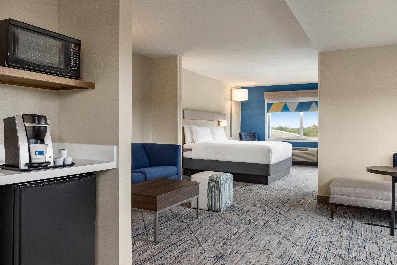 Holiday Inn Express & Suites Fort Pierce West IHG image