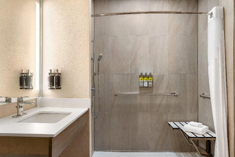 Holiday Inn Express & Suites Fort Pierce West IHG image