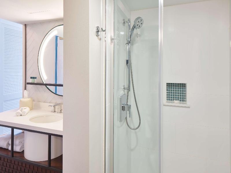 OUTRIGGER Waikiki Beachcomber Hotel image