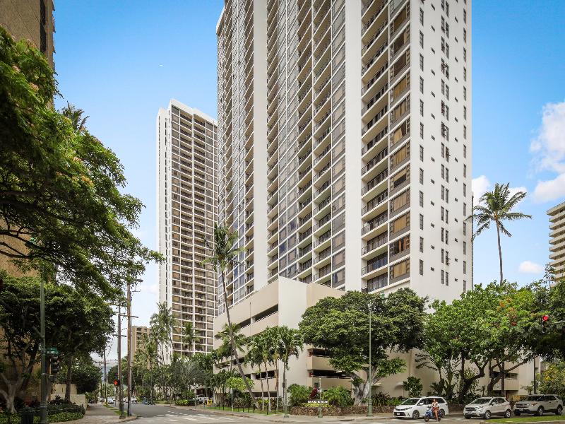 Aston at the Waikiki Banyan image