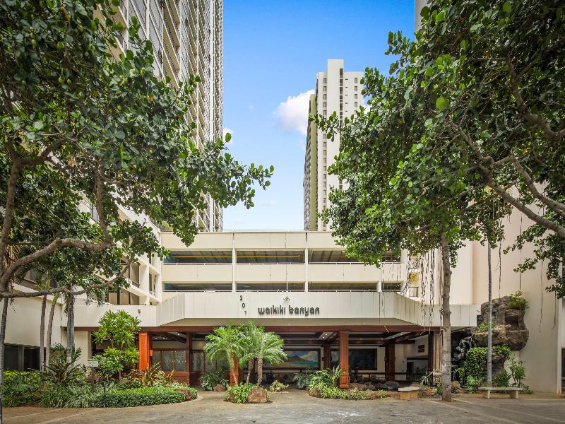 Aston at the Waikiki Banyan image