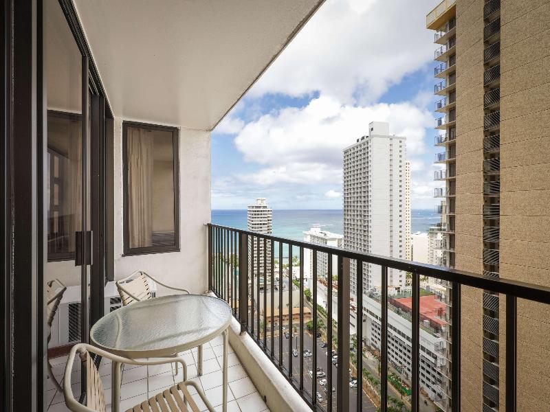 Aston at the Waikiki Banyan image
