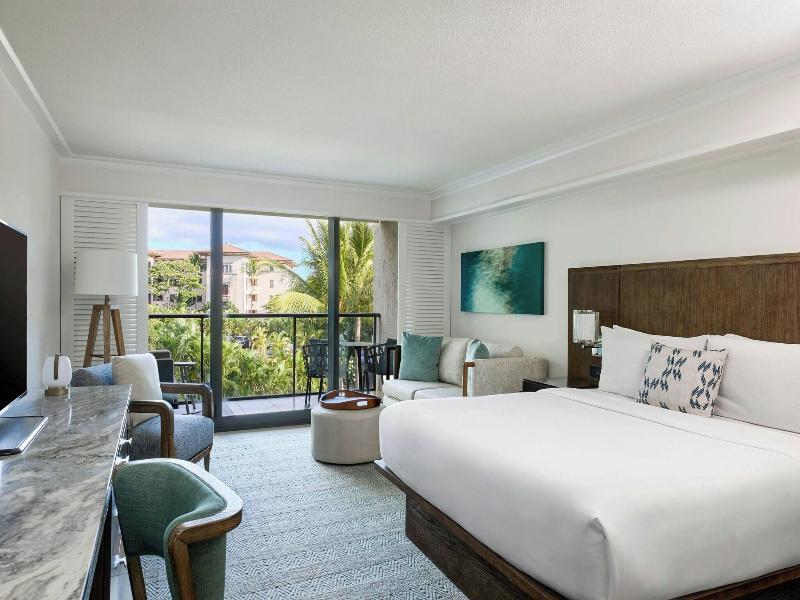 Room, 1 King Bed with Sofa bed, Garden View (Balcony) (1 King Bed and 1 Double Sofa Bed)