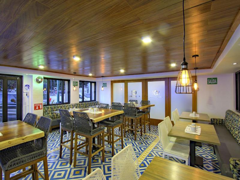 La Pinta Hotel image