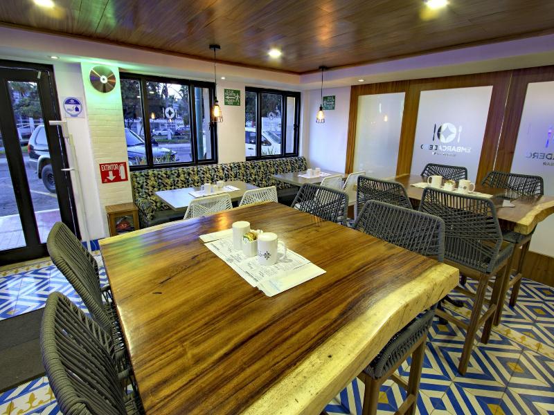La Pinta Hotel image