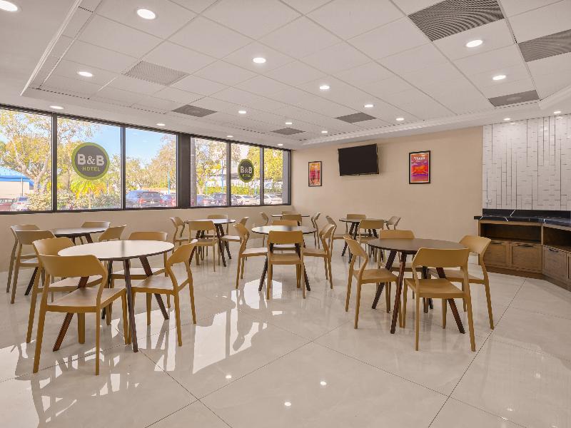 B&B Hotel Miami Airport image