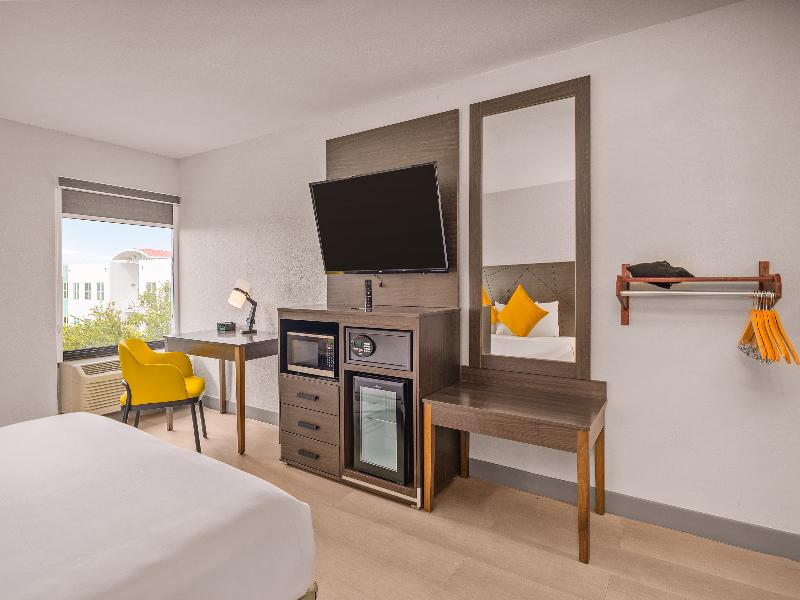 B&B Hotel Miami Airport image