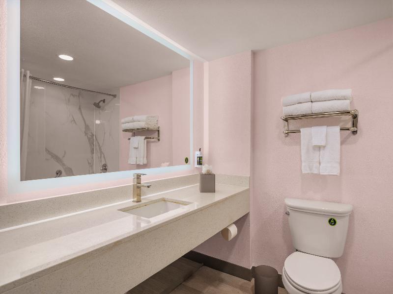 B&B Hotel Miami Airport image