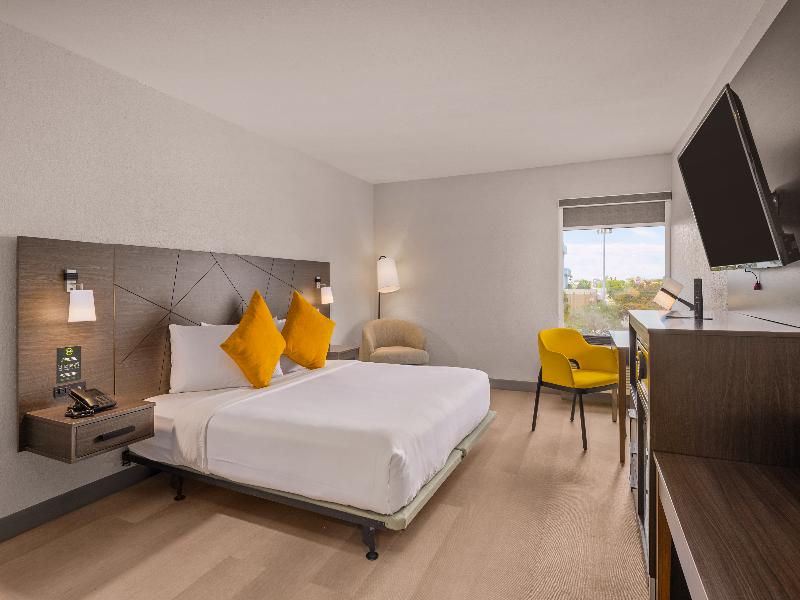 B&B Hotel Miami Airport image