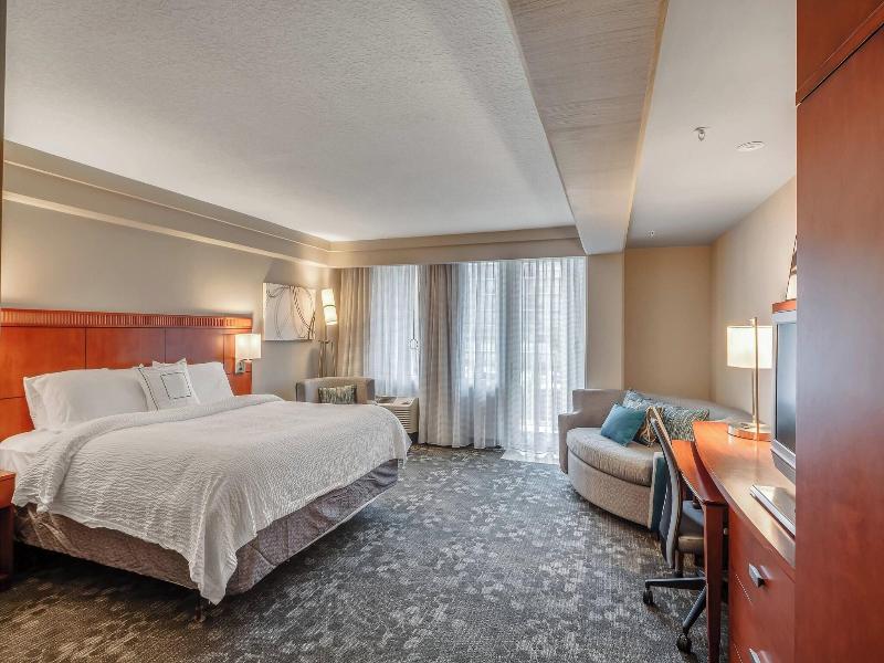 Courtyard by Marriott Jacksonville Beach Oceanfron — photo 102