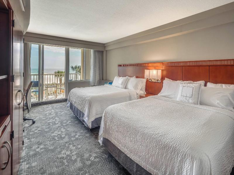 QUADRUPLE OCEAN FRONT WITH BALCONY — photo 5