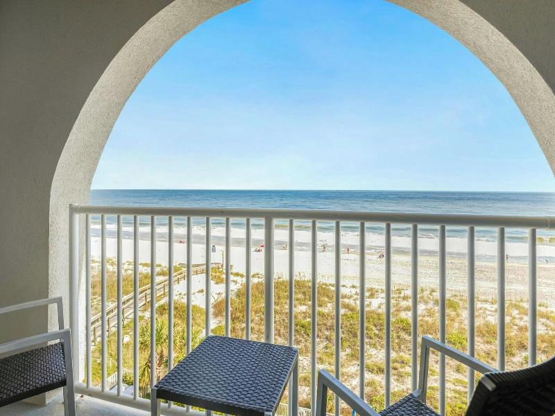 QUADRUPLE OCEAN FRONT WITH BALCONY