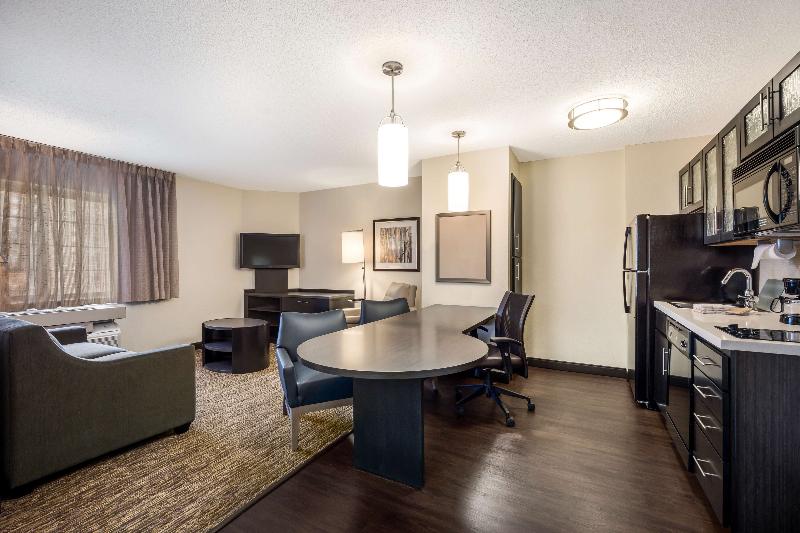 Sonesta Simply Suites Jacksonville — photo 81
