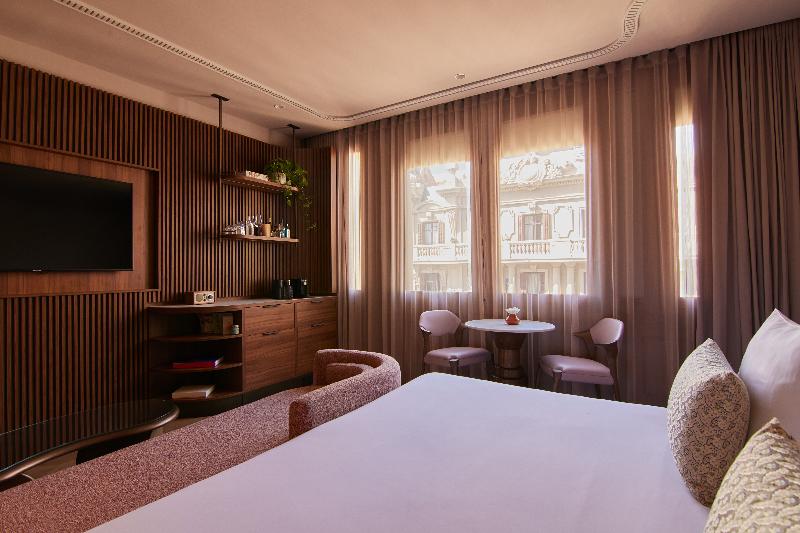 Grand Hotel Central image