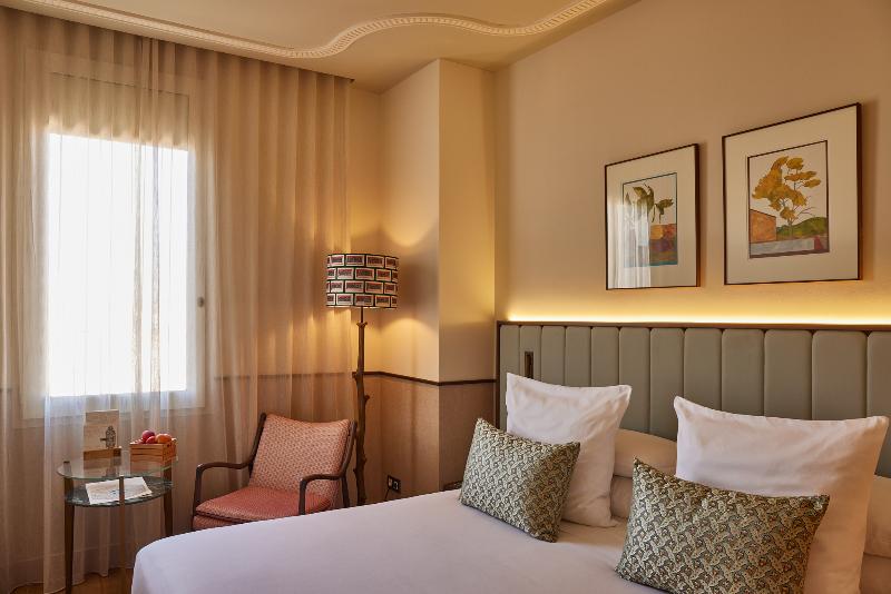 Grand Hotel Central image