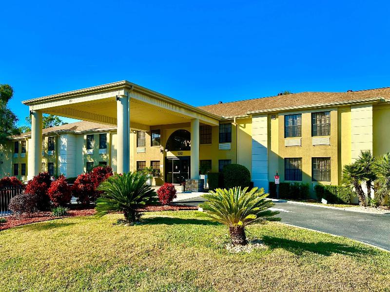 Comfort Inn Ocala Silver Springs image