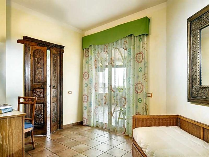 Cruccuris Resort image