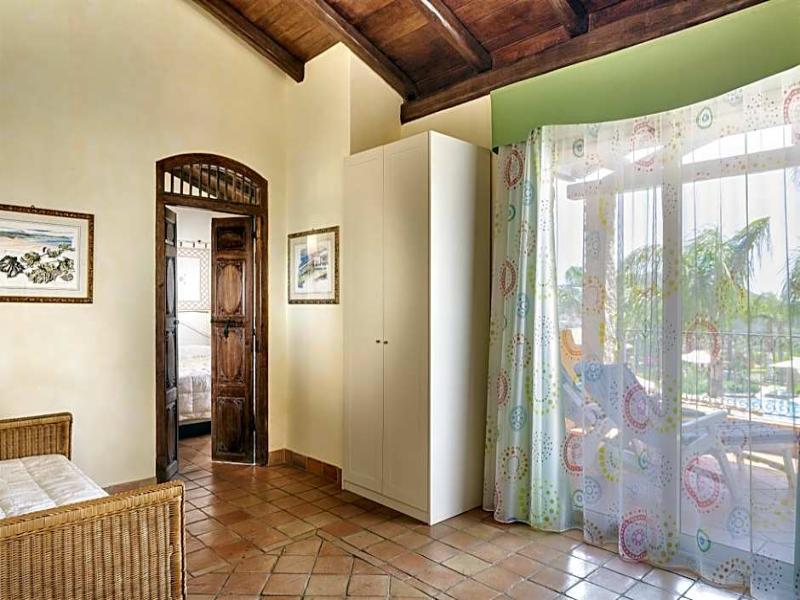 Cruccuris Resort image