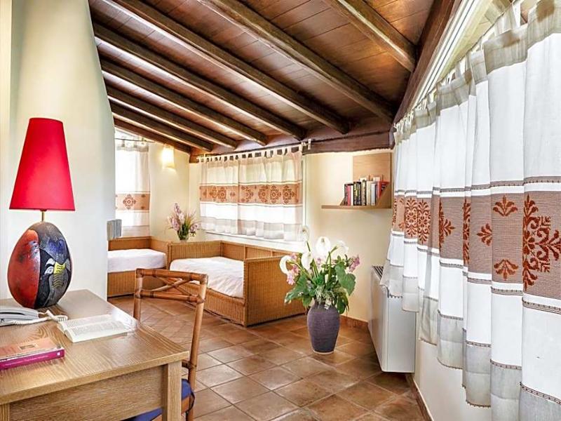 Cruccuris Resort image