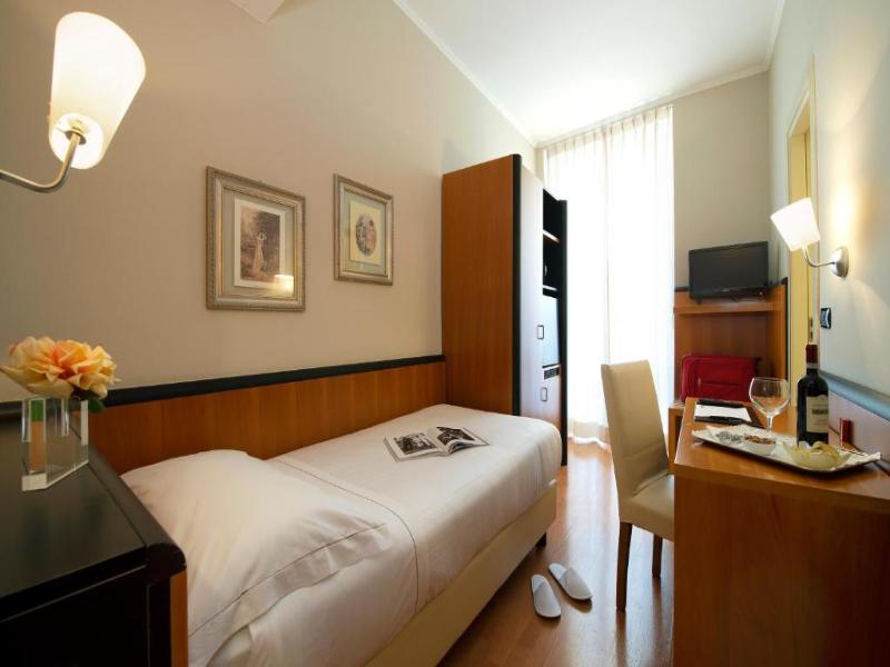 Fenice Hotel Milan image